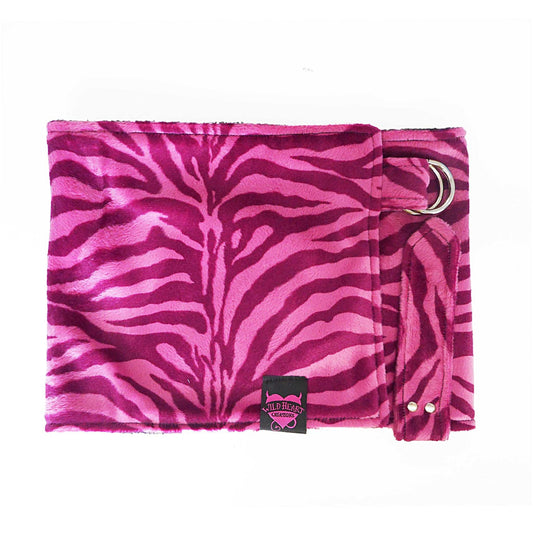Halswärmer mit Tigermuster in pink und rosa Kunstpelz und Fleece auf der Innenseite.